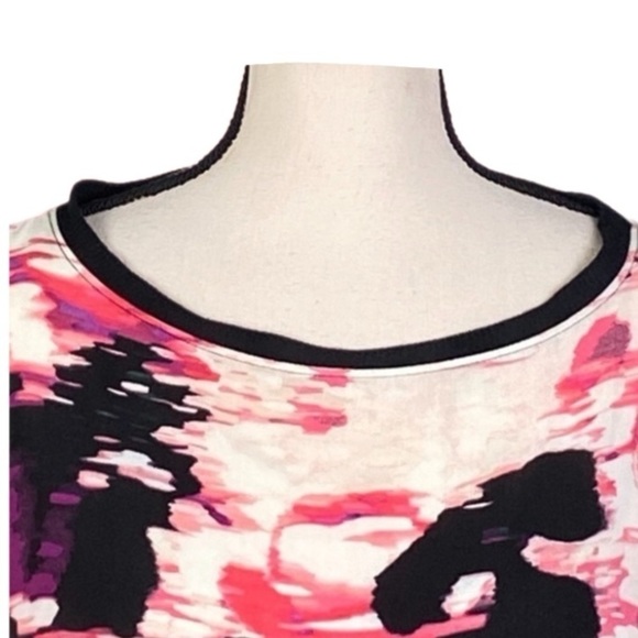 JUICY COUTURE oversized, abstract floral, cold shoulder blouse. Size Medium. EUC - Picture 2 of 9